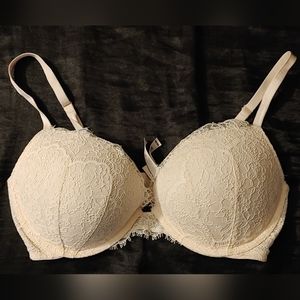 Light pink lace Victoria's Secret bra--36D